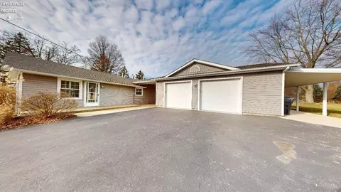 144 Lake Holiday Ln, Willard, OH 44890 photo 3