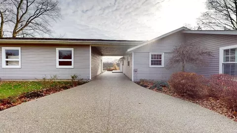 144 Lake Holiday Ln, Willard, OH 44890 photo 7