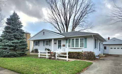 2101 Karl Ann Dr, Sandusky, OH 44870