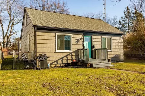 727 Madison St, Port Clinton, OH 43452
