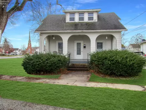 819 Baker St, Fremont, OH 43420