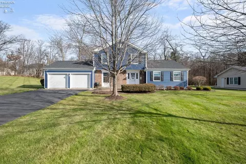 2173 N Carriage Ln, Port Clinton, OH 43452