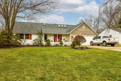 415 Candy Ln, Amherst, OH 44001