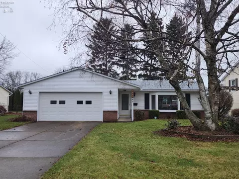 2805 Park Ln, Sandusky, OH 44870
