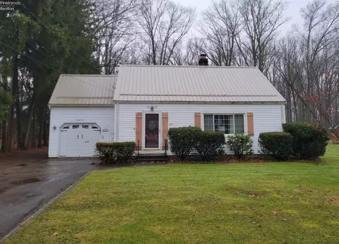 33 Christie Ave, Norwalk, OH 44857