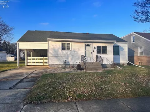 157 Bertha Ave, Clyde, OH 43410 photo 3