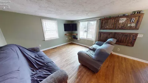 157 Bertha Ave, Clyde, OH 43410 photo 8