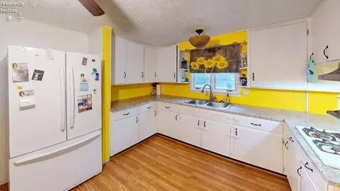 157 Bertha Ave, Clyde, OH 43410 photo 10