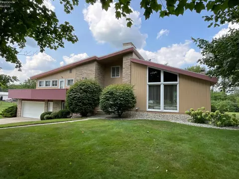 2444 Seilheimer Rd, Lindsey, OH 43442