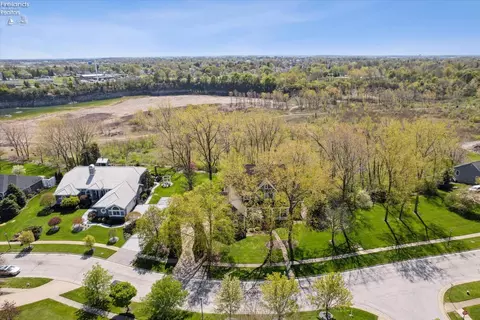 118 Parkview Pl, Bellevue, OH 44811