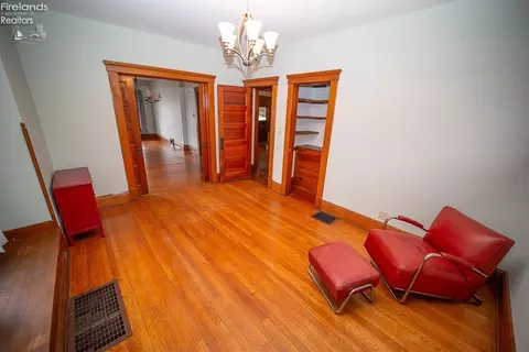 315 5th St, Elyria, OH 44035 photo 17