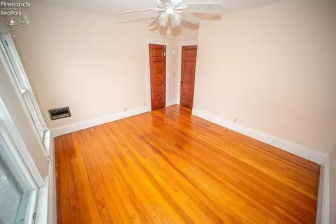 315 5th St, Elyria, OH 44035 photo 33