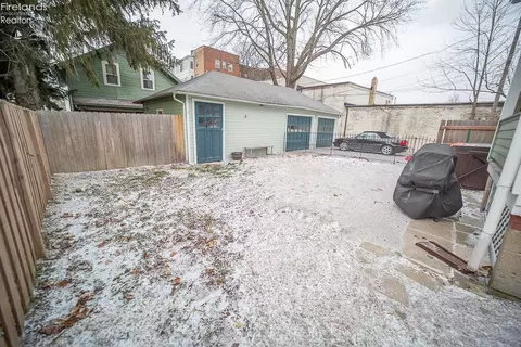 315 5th St, Elyria, OH 44035 photo 7