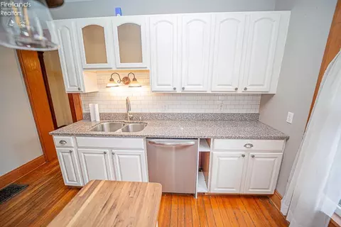 315 5th St, Elyria, OH 44035 photo 12