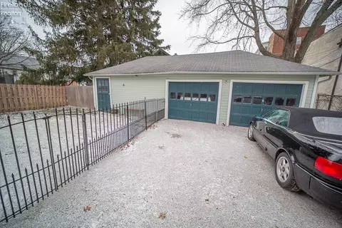 315 5th St, Elyria, OH 44035 photo 5