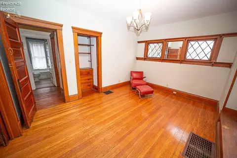 315 5th St, Elyria, OH 44035 photo 16