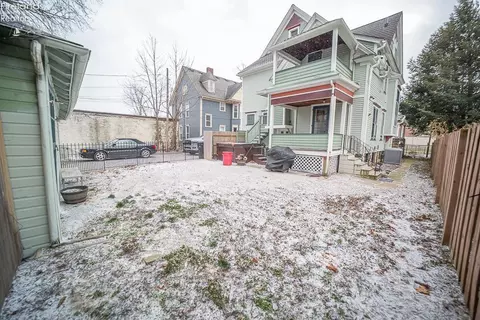 315 5th St, Elyria, OH 44035 photo 4