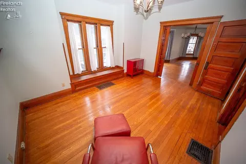 315 5th St, Elyria, OH 44035 photo 18