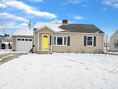 119 Shumaker Dr, Bellevue, OH 44811