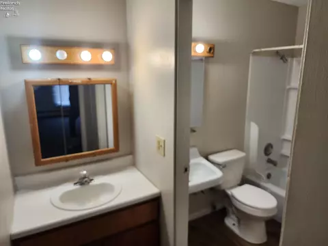 Bath - 1908 Camp St, Sandusky, OH 44870 photo 1 of 3