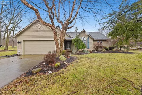 171 N Crest Dr, Port Clinton, OH 43452