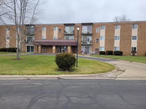 1305 S Lake Wilmer Dr #210A, Sandusky, OH 44870