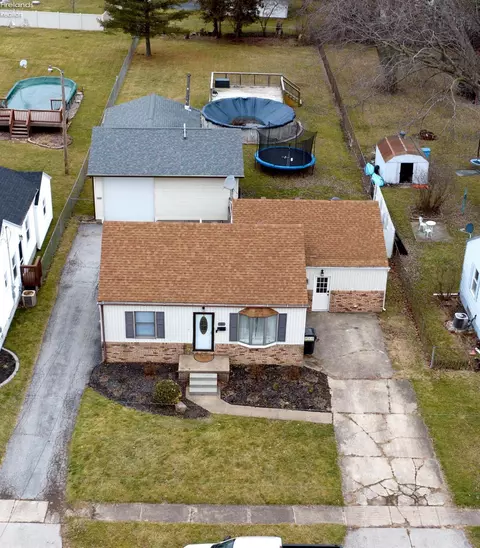 203 Schiller Ave, Sandusky, OH 44870