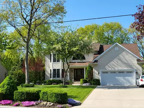 4371 E Colony Club Dr, Port Clinton, OH 43452