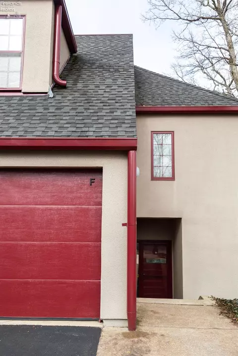 4445 Marin Pnes #F, Port Clinton, OH 43452