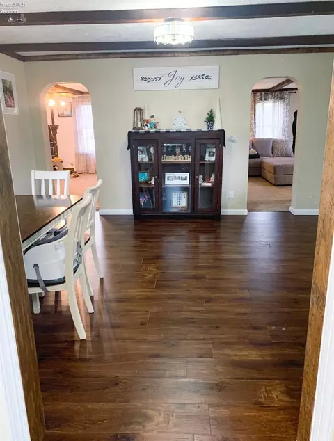 867 W Maple, Clyde, OH 43410 photo 4