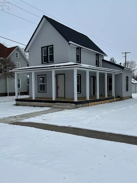 516 Woodland Ave, Willard, OH 44890