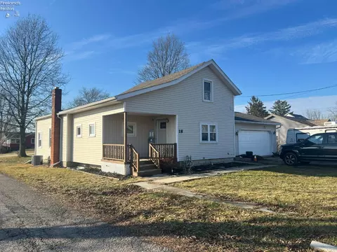 18 S Klahr St, Bloomville, OH 44818