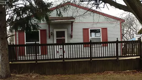 159 Midvale, Clyde, OH 43410 photo 2