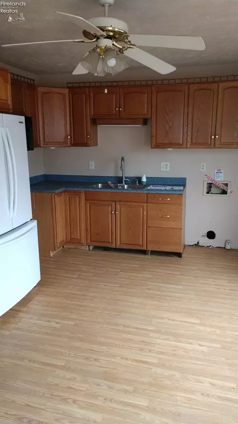 159 Midvale, Clyde, OH 43410 photo 13
