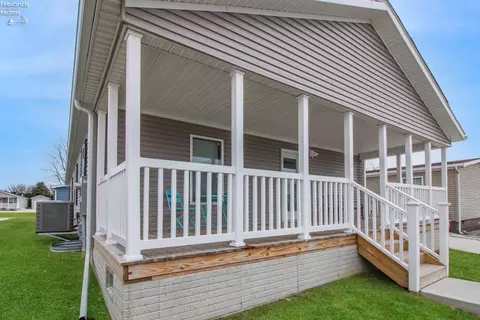 1609 N Coldwater Crossing Rd, Marblehead, OH 43440 photo 2