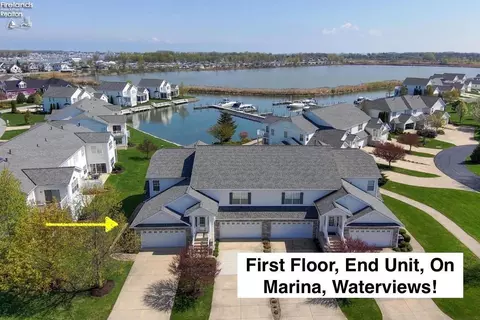 5271 N Point Dr, Port Clinton, OH 43452