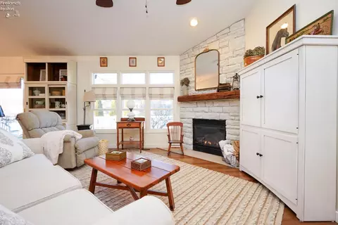 Living - 117 Caleb Dr, Clyde, OH 43410 photo 2 of 4