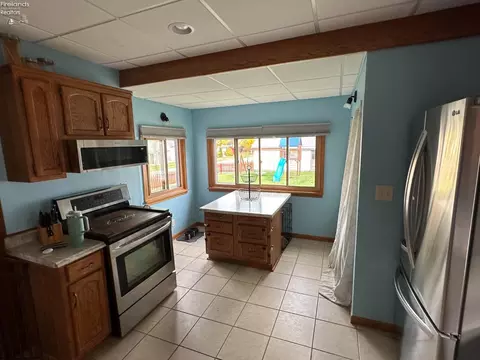 Kitchen - 501 Euclid St, Willard, OH 44890 photo 2 of 5