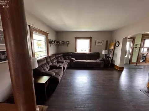 Living - 501 Euclid St, Willard, OH 44890 photo 3 of 3