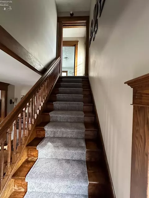 Entry Way - 501 Euclid St, Willard, OH 44890 photo 3 of 4