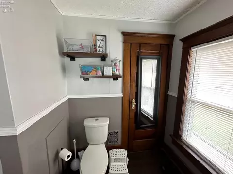 Bath - 501 Euclid St, Willard, OH 44890 photo 2 of 2