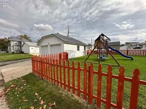 Exterior - 501 Euclid St, Willard, OH 44890 photo 5 of 8