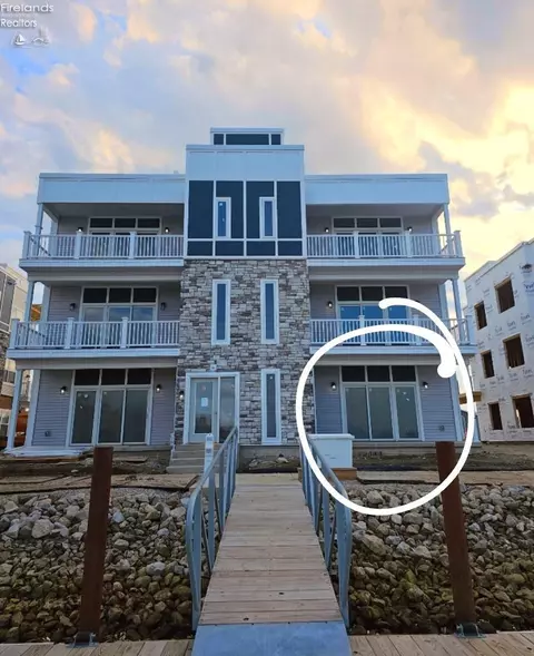 2713 S Harbor Bay Dr #1212, Marblehead, OH 43440