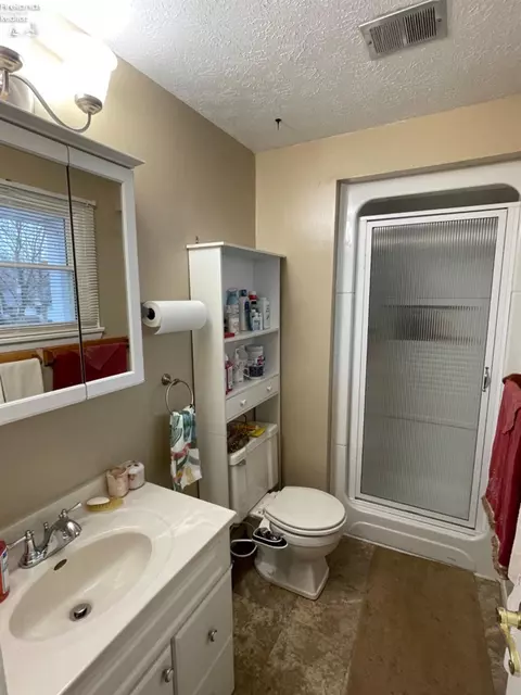 Bath - 730 Salem, Huron, OH 44839 photo 3 of 4