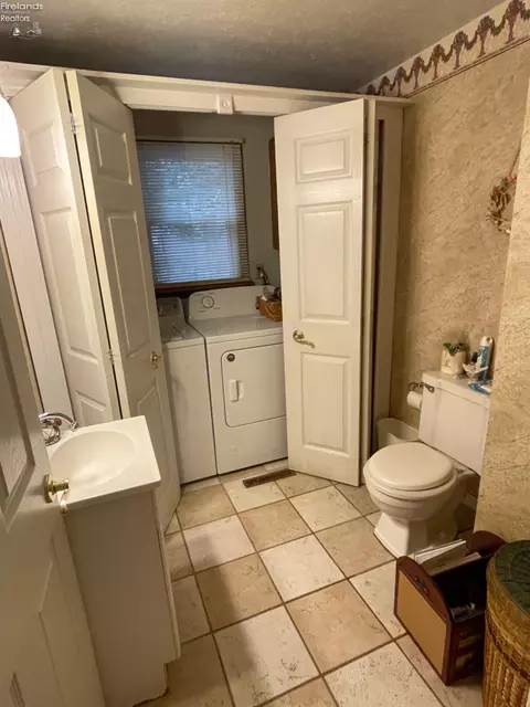 Bath - 730 Salem, Huron, OH 44839 photo 1 of 4
