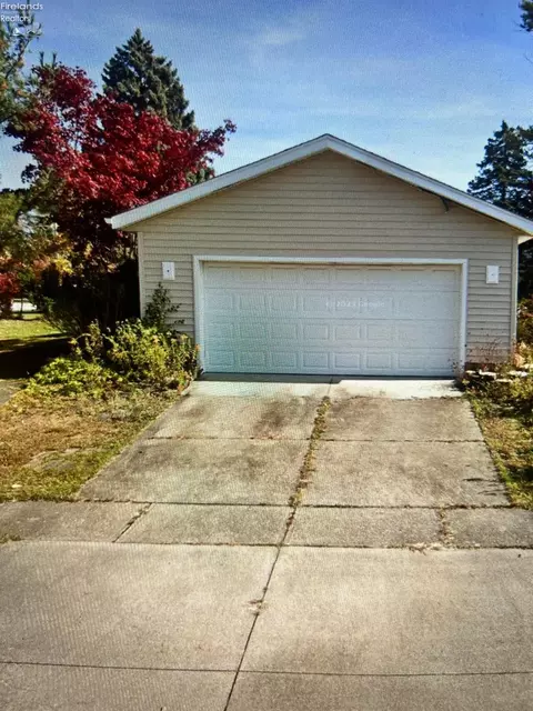 19917 Drake Rd, Strongsville, OH 44149