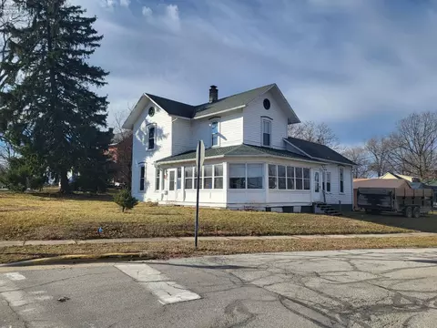 611 N Main St, Clyde, OH 43410