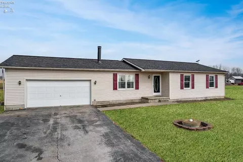 9435 W Portage River South Rd, Oak Harbor, OH 43449