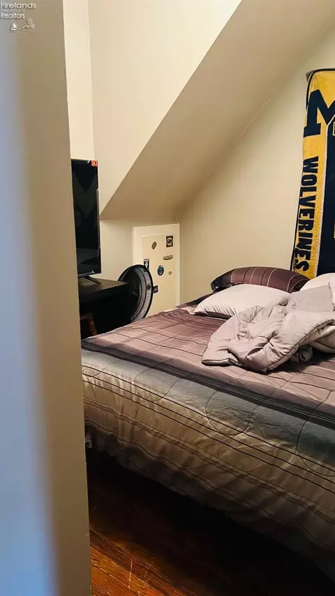 Bedroom - 520 E Monroe St, Sandusky, OH 44870 photo 1 of 4
