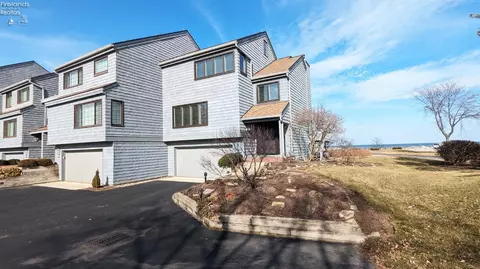 533 Mariner Vlg, Huron, OH 44839